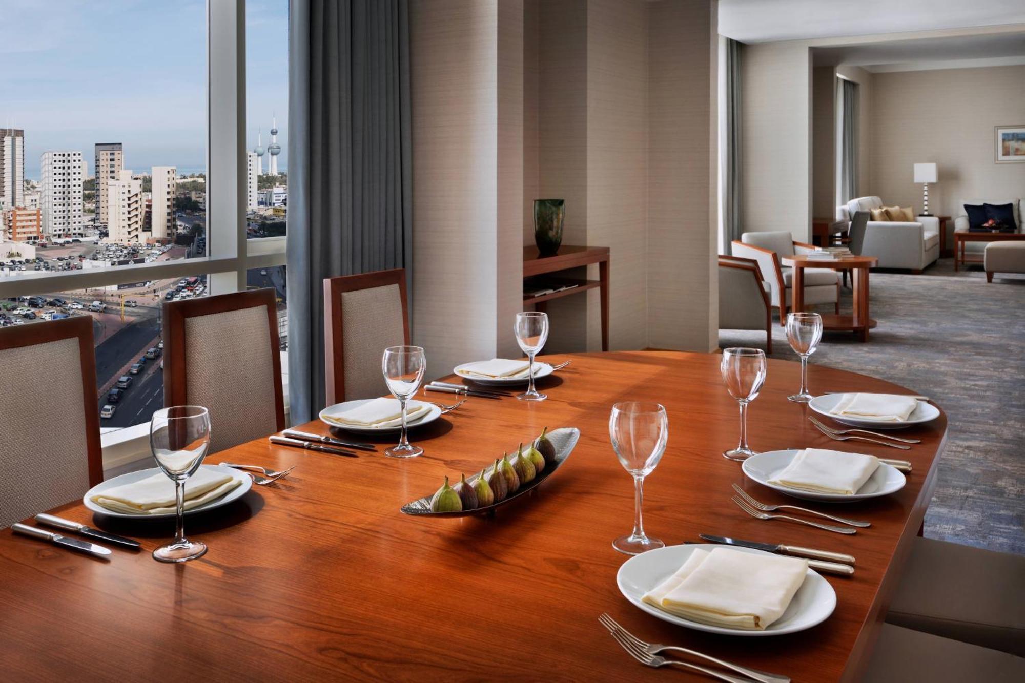 Courtyard By Marriott Kuwait City Exteriér fotografie