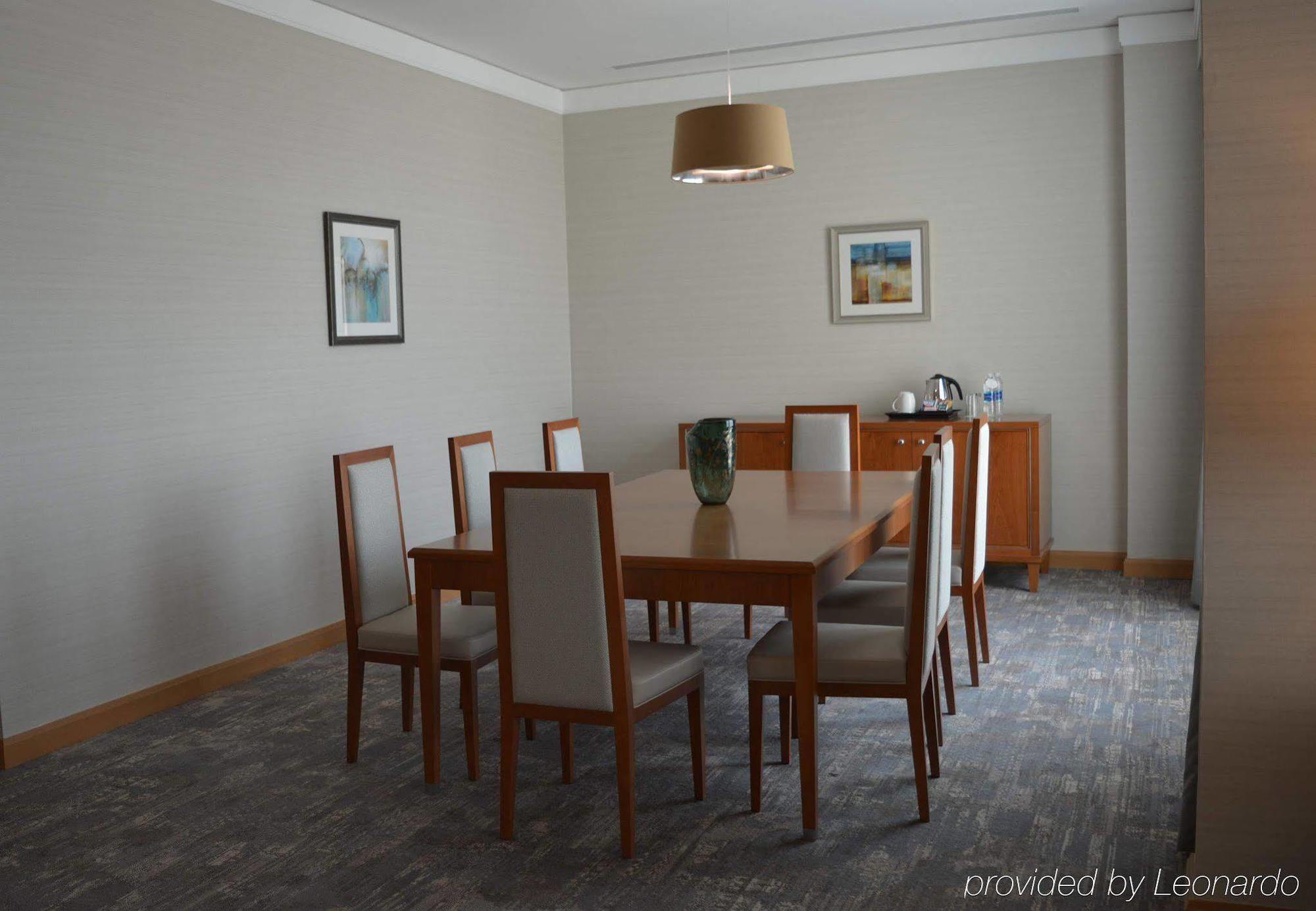 Courtyard By Marriott Kuwait City Exteriér fotografie
