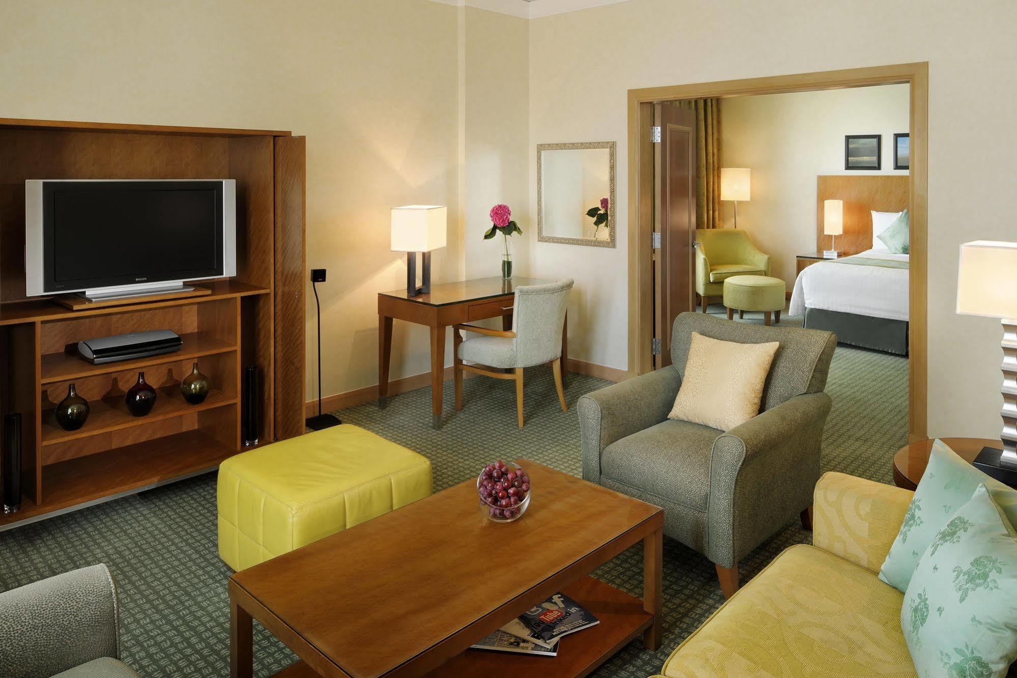 Courtyard By Marriott Kuwait City Exteriér fotografie
